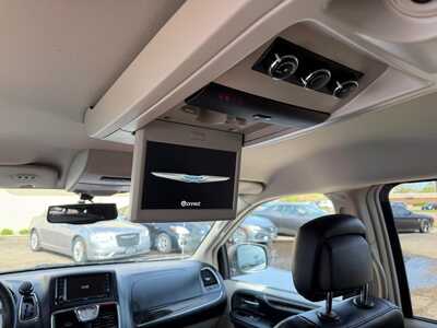 2016 Chrysler Town & Country, $9700. Photo 12