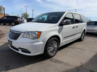2016 Chrysler Town & Country, $9700. Photo 4