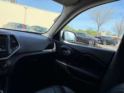 2018 Jeep Cherokee, $12900. Photo 11
