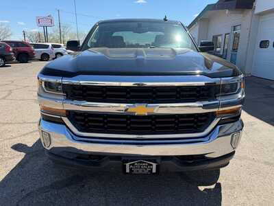 2018 Chevrolet 1500 Crew Cab, $19600. Photo 2