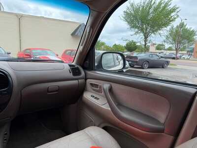 2004 Toyota Sequoia, $3900. Photo 10