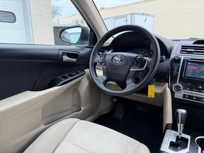 2014 Toyota Camry, $12500. Photo 11
