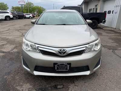 2014 Toyota Camry, $12500. Photo 3