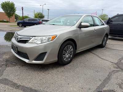 2014 Toyota Camry, $12500. Photo 4