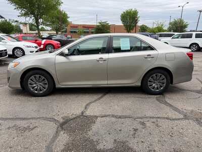 2014 Toyota Camry, $12500. Photo 5