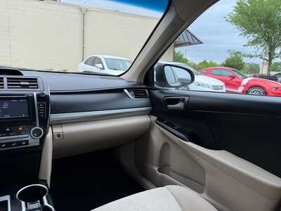 2014 Toyota Camry, $12500. Photo 9