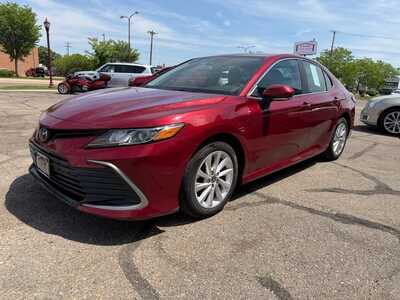 2021 Toyota Camry, $20900. Photo 4