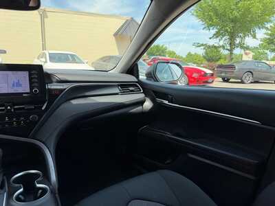 2021 Toyota Camry, $20900. Photo 9