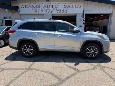 2017 Toyota Highlander, $18500. Photo 2