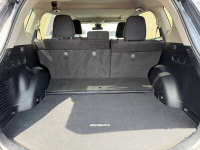 2017 Toyota RAV4, $17500. Photo 8