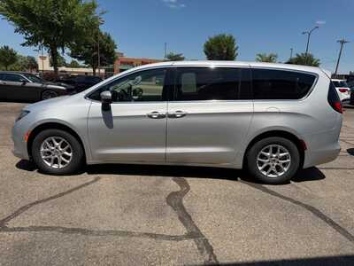 2023 Chrysler Voyager, $22400. Photo 5