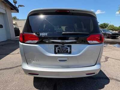 2023 Chrysler Voyager, $22400. Photo 6