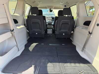 2023 Chrysler Voyager, $22400. Photo 8