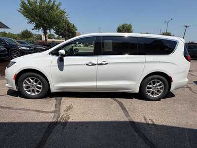 2023 Chrysler Voyager, $22400. Photo 5
