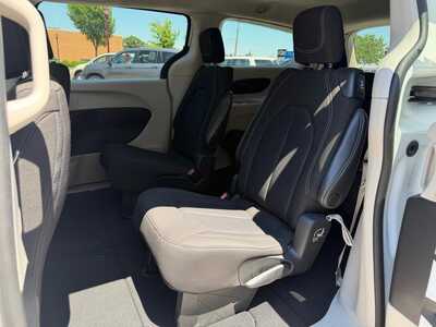 2023 Chrysler Voyager, $22600. Photo 12