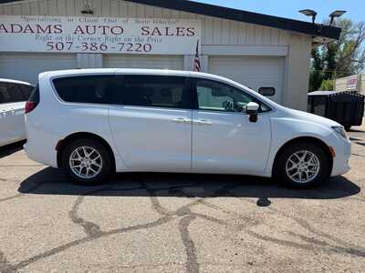 2023 Chrysler Voyager, $22600. Photo 2