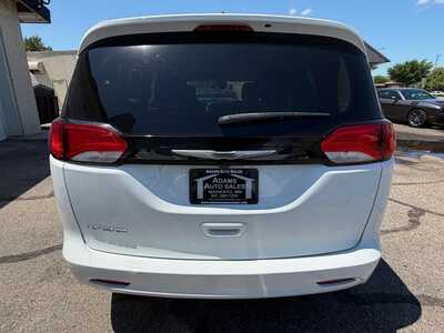 2023 Chrysler Voyager, $22600. Photo 6