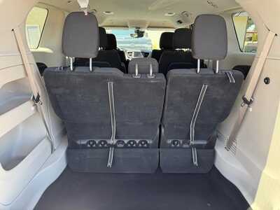 2023 Chrysler Voyager, $22600. Photo 8