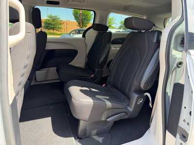 2023 Chrysler Voyager, $22800. Photo 12