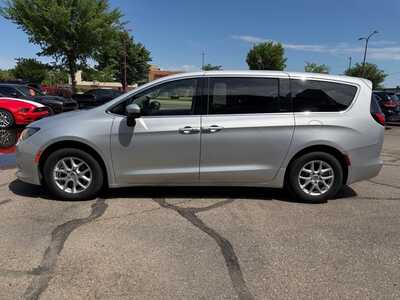 2023 Chrysler Voyager, $22800. Photo 5