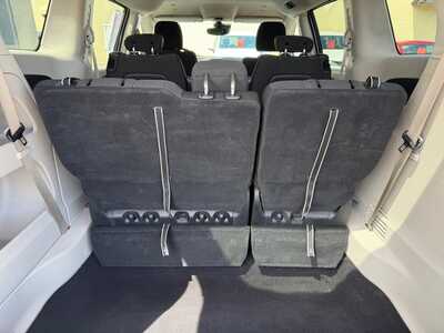 2023 Chrysler Voyager, $22800. Photo 9