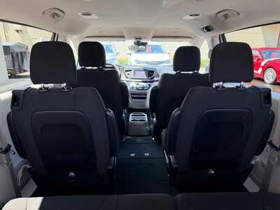 2023 Chrysler Voyager, $22800. Photo 10