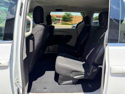 2023 Chrysler Voyager, $22800. Photo 12