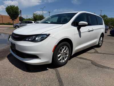 2023 Chrysler Voyager, $22800. Photo 4