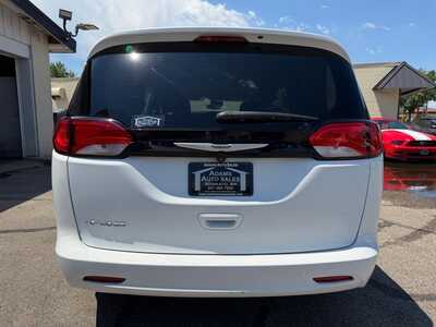 2023 Chrysler Voyager, $22800. Photo 6