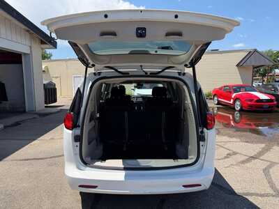 2023 Chrysler Voyager, $22800. Photo 8