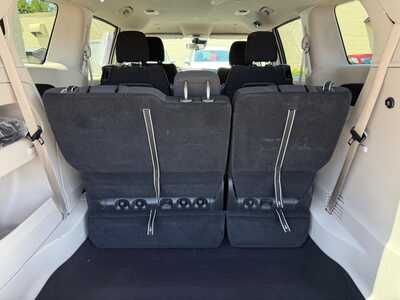 2023 Chrysler Voyager, $22800. Photo 9