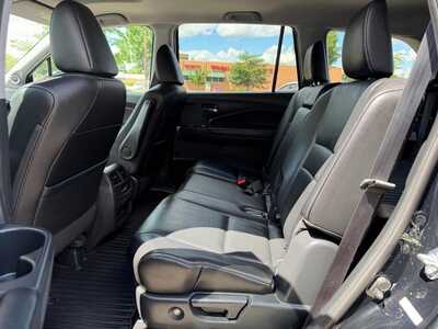 2016 Honda Pilot, $15900. Photo 12
