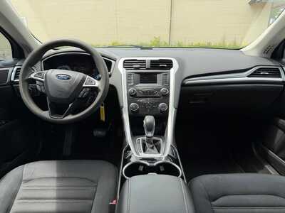 2015 Ford Fusion, $10500. Photo 11