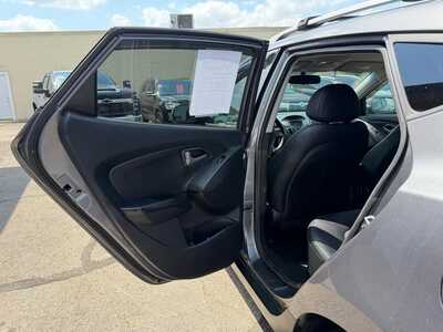 2015 Hyundai Tucson, $6900. Photo 11