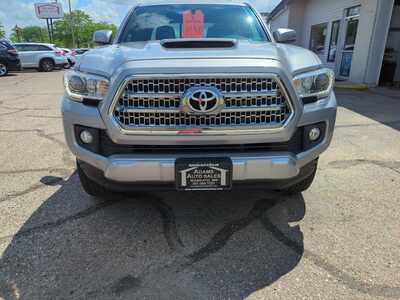 2016 Toyota Tacoma, $24900. Photo 10