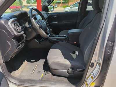 2016 Toyota Tacoma, $24900. Photo 11