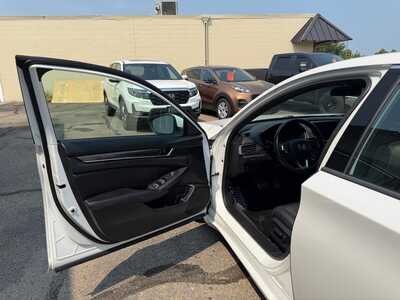 2019 Honda Accord, $17900. Photo 12