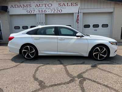 2019 Honda Accord, $17900. Photo 2