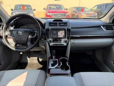 2014 Toyota Camry, $14900. Photo 11
