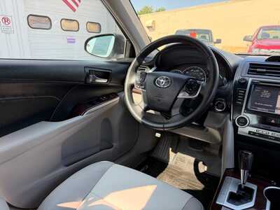 2014 Toyota Camry, $14900. Photo 12