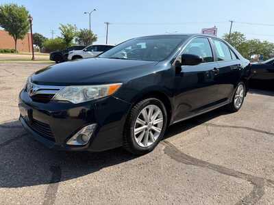 2014 Toyota Camry, $14900. Photo 4