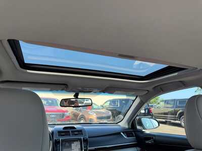 2014 Toyota Camry, $14900. Photo 9