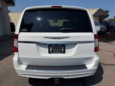2015 Chrysler Town & Country, $8900. Photo 6
