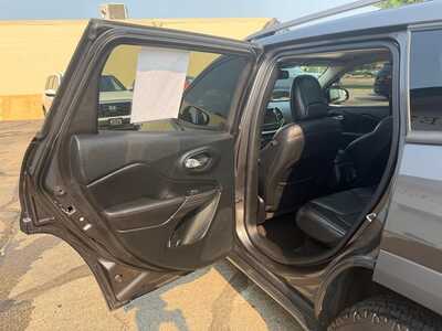2017 Jeep Cherokee, $13900. Photo 10