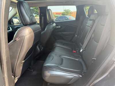 2017 Jeep Cherokee, $13900. Photo 11