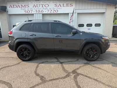 2017 Jeep Cherokee, $13900. Photo 2