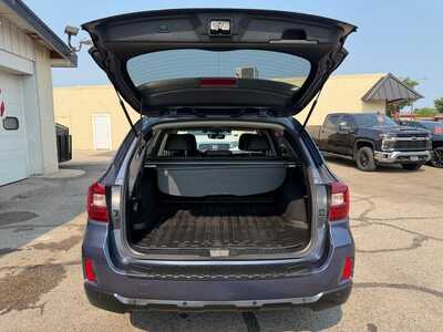 2017 Subaru Outback, $14900. Photo 8
