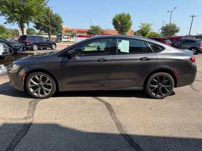 2016 Chrysler 200, $11700. Photo 5