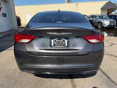 2016 Chrysler 200, $11700. Photo 6
