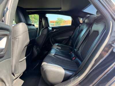 2016 Chrysler 200, $11700. Photo 9